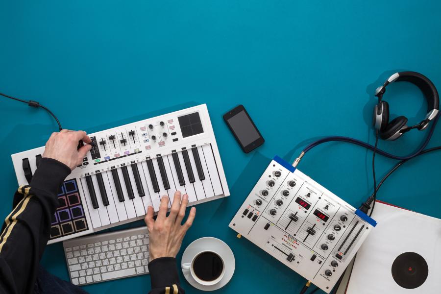 Creating music using electronic music equipment