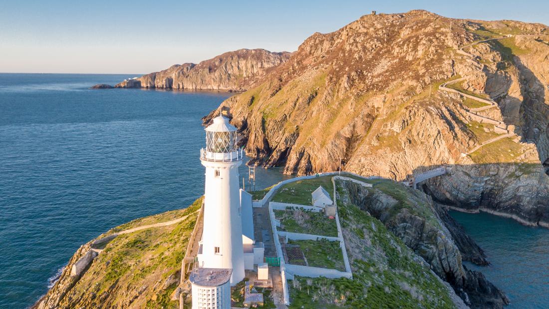 Goleudu South Stack ar Ynys Mon