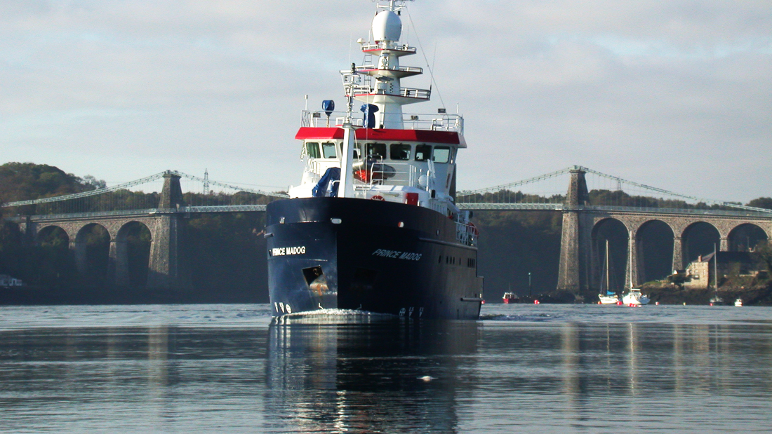 Ship coming in to dock