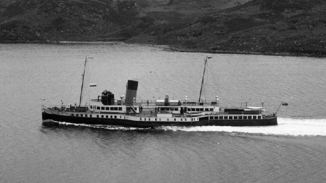 Black and while arial photo of a paddle steamer