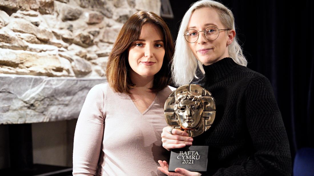 Enlli Fychan Owain and Lindsay Walker with their BAFTA Cymru award