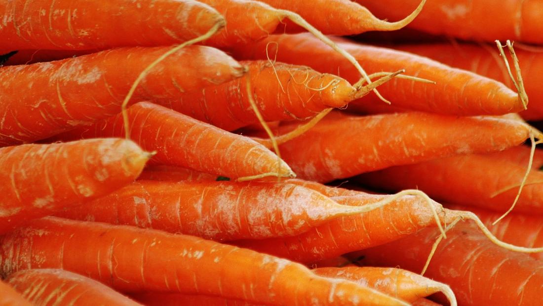 Close-up of lots of clean carrots
