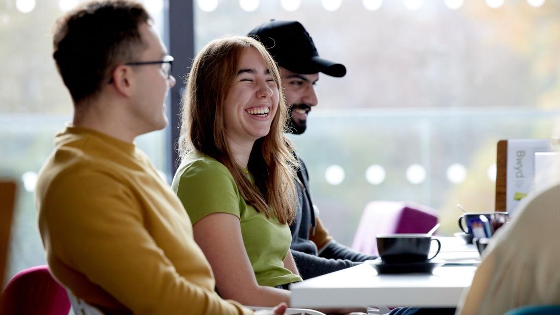 Students in Cegin Cafe, Pontio