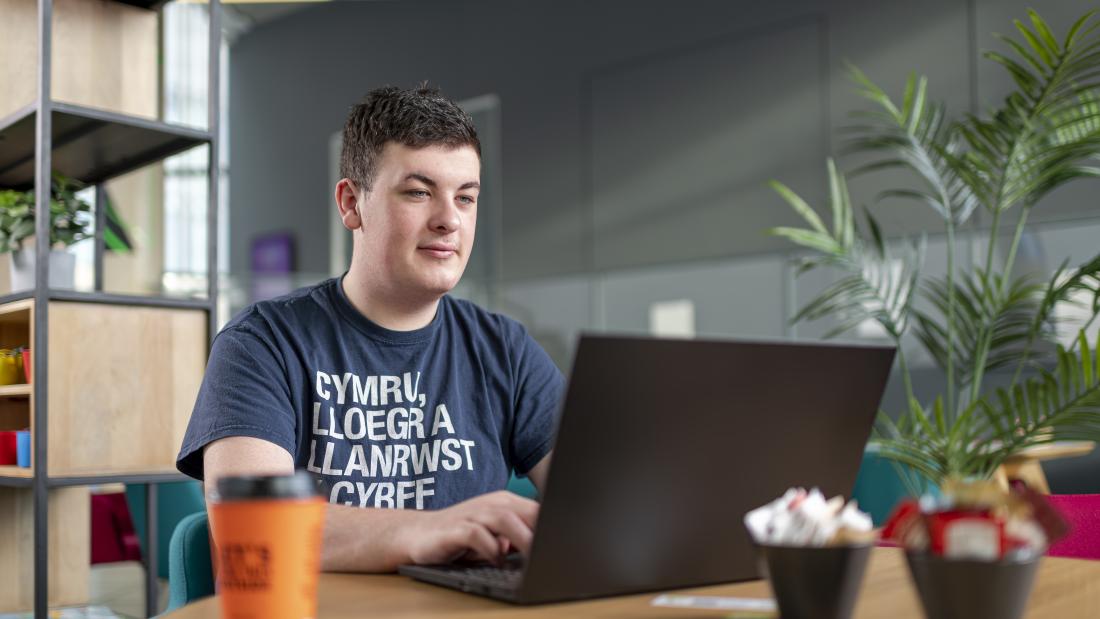 Myfyrwyr Cymraeg