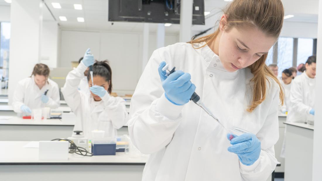 Ymchwil mewn Ffarmacoleg