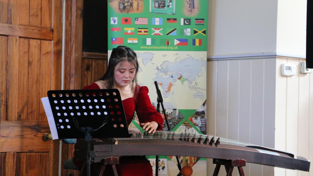 Guzheng performance on stage 