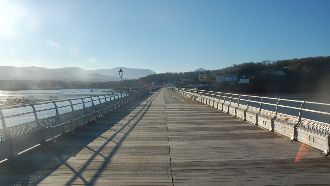 Llun wedi ei gymryd o ddiwedd Pier Bangor