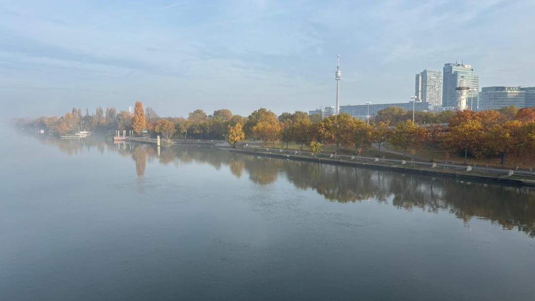 Over the Danube - walking to the conference