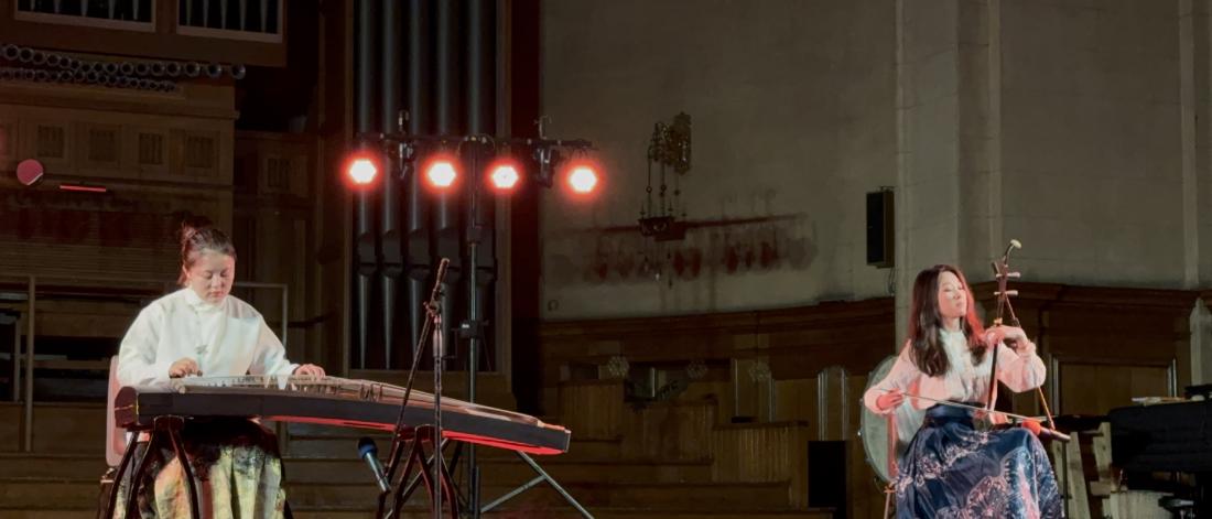 Erhu and guzheng perfomance