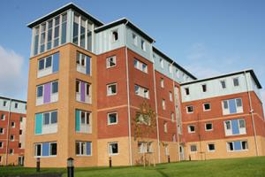 Neuadd Breswyl Peris, Pentref Ffriddoedd