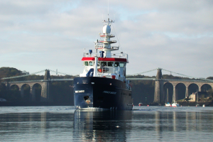 Ship coming in to dock