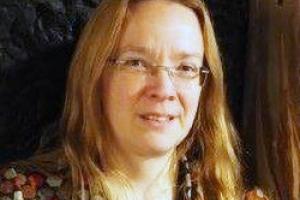 a portrait image of Dr Morwenna Spear