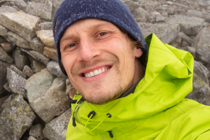Dr Aaron Comeault