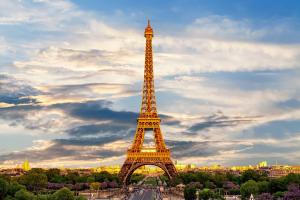 Tŵr Eiffel yn Ffrainc