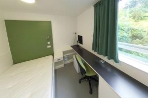 St Mary's studio Premium