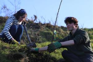 students have been volunteering with Undeb Bangor, Bangor University’s Students’ Union, to help the community restore the area. 