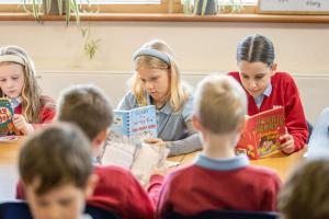 Calon Cymru children reading