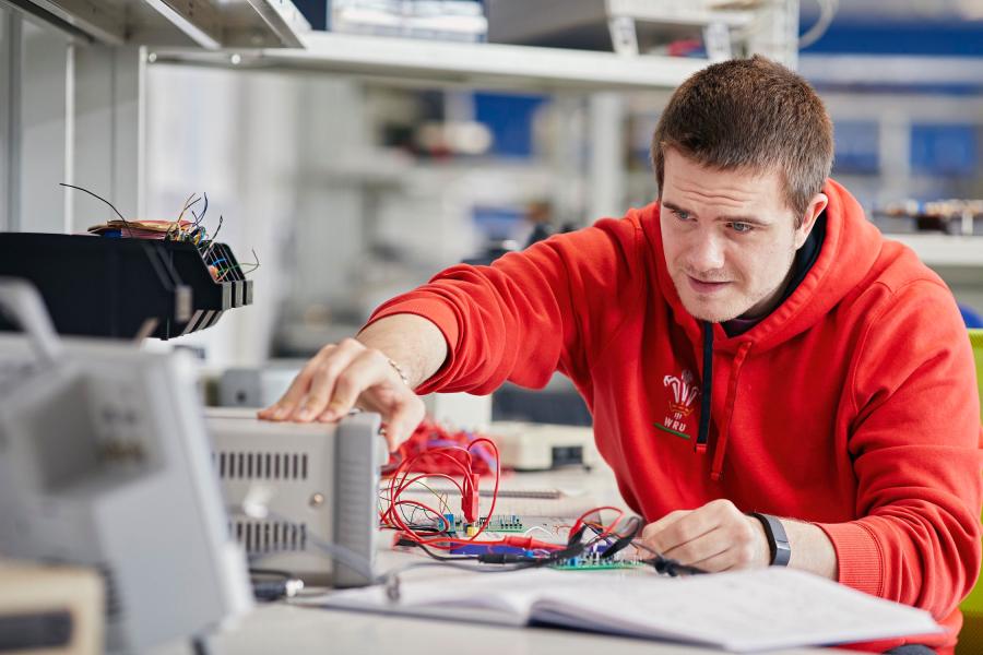 Students working in Electronic Engineering and Computer Science Lab