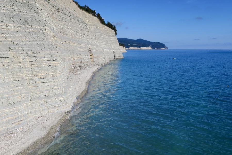 An rock ocean cliff edge