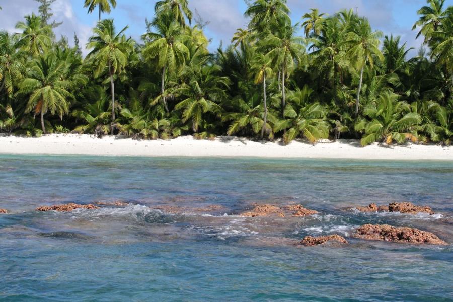 Coral reefs and islands of the Chagos Archipelago, Indian Ocean are vulnerable to erosion and sea level rise 