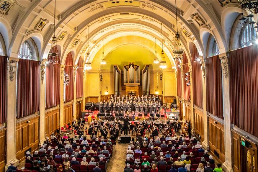 Cyngerdd Gala Prifysgol Bangor yn Neuadd Pritchard-Jones