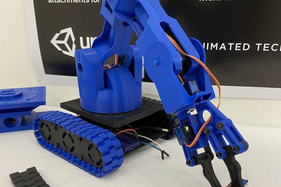 Project work of Jac Peall (BSc Product Design) Nuclear Cutting and Removal robot with XR