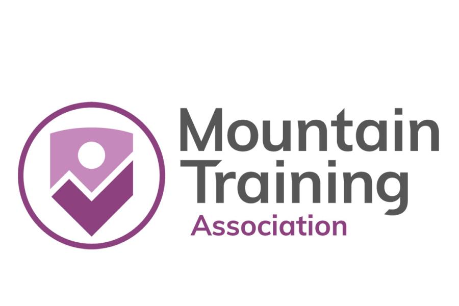 Mountain Training logo