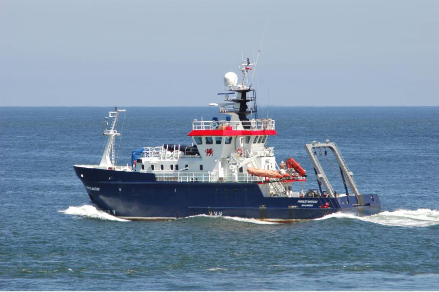 Llong Ymchwil Prifysgol Bangor, y ‘Prince Madog’ – llong arolwg 35 m, yn cynnwys system aml-baladr integredig a ddefnyddiwyd i hel data sonar o leoliad y llongddrylliad