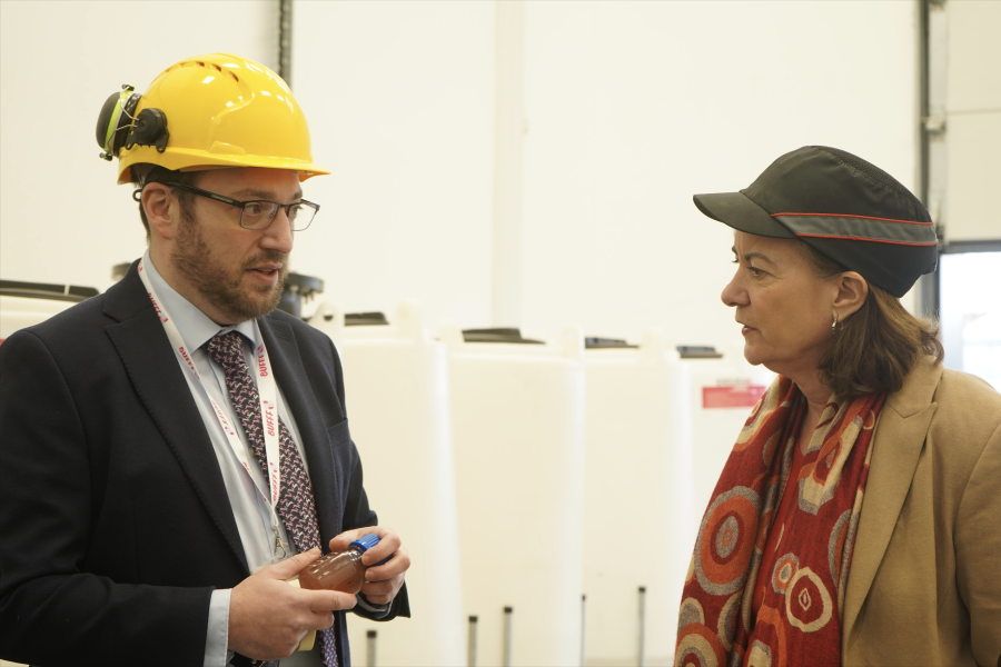 Professor Simon Middleburgh with Baroness Morgan of Ely, First Minister of Wales