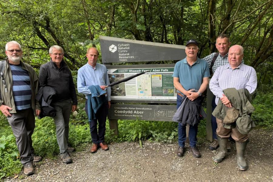 Forestry 1985 reunion walk to Aber Falls