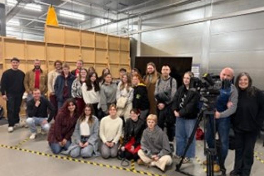 2)	Undergraduate students attending professional and advanced master classes and practical workshops with experts and practitioners across factual and fiction filmmaking, drama, music writing, conducting and sound recording