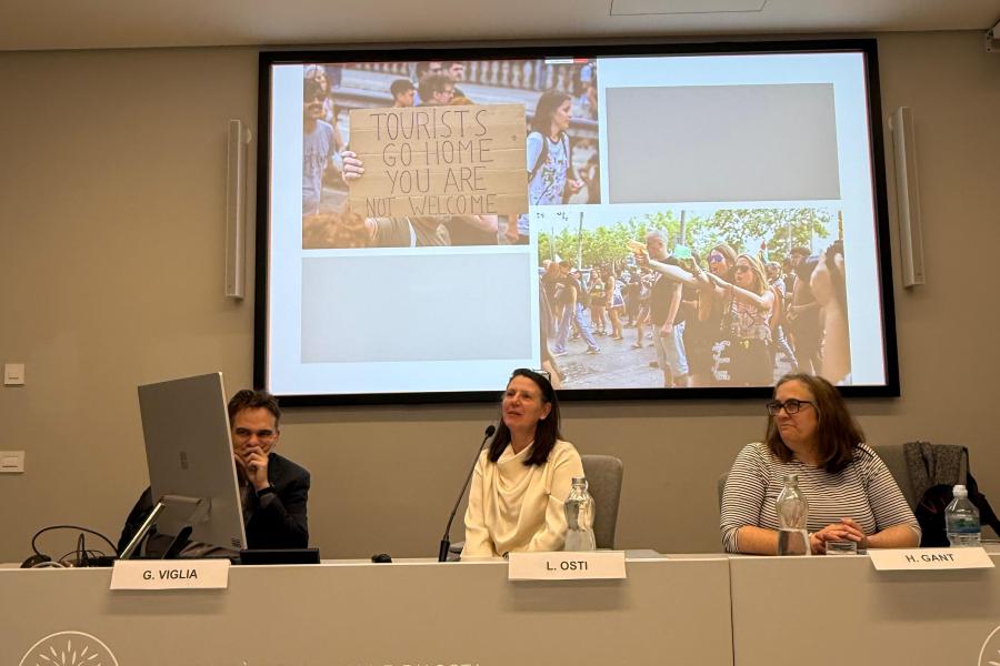 Picture of Dr Linda Osti presenting at the Aosta Seminar in Italy