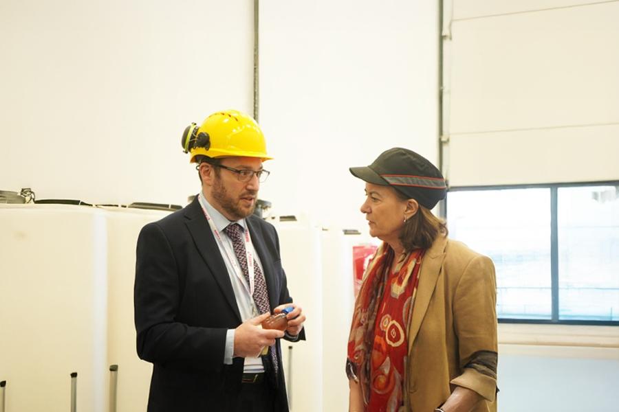 Professor Simon Middleburgh with Baroness Morgan of Ely, First Minister of Wales
