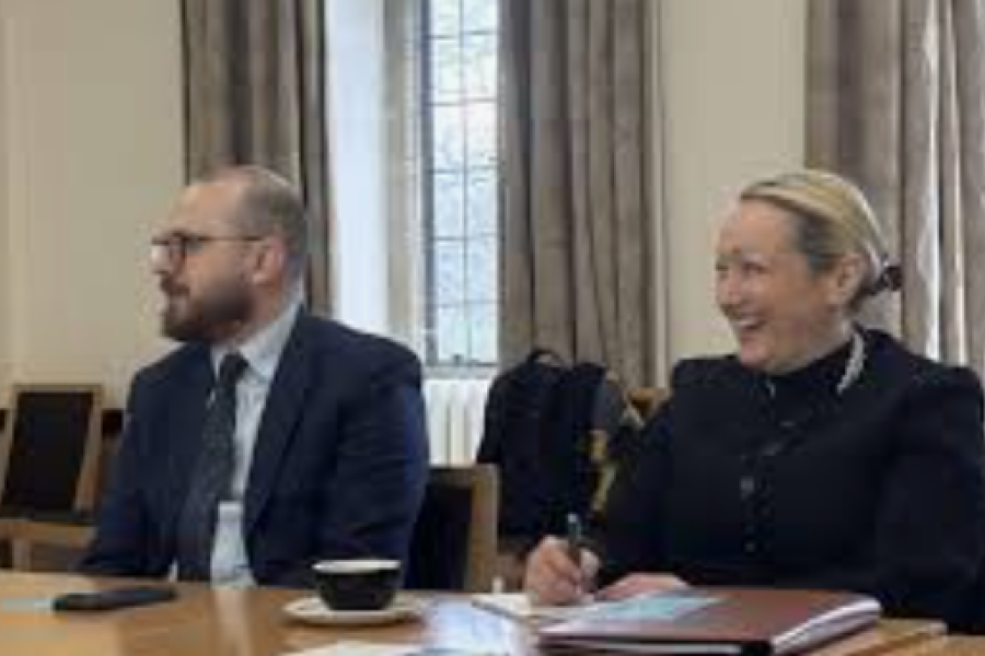 Aelodau'r senedd / Senate members