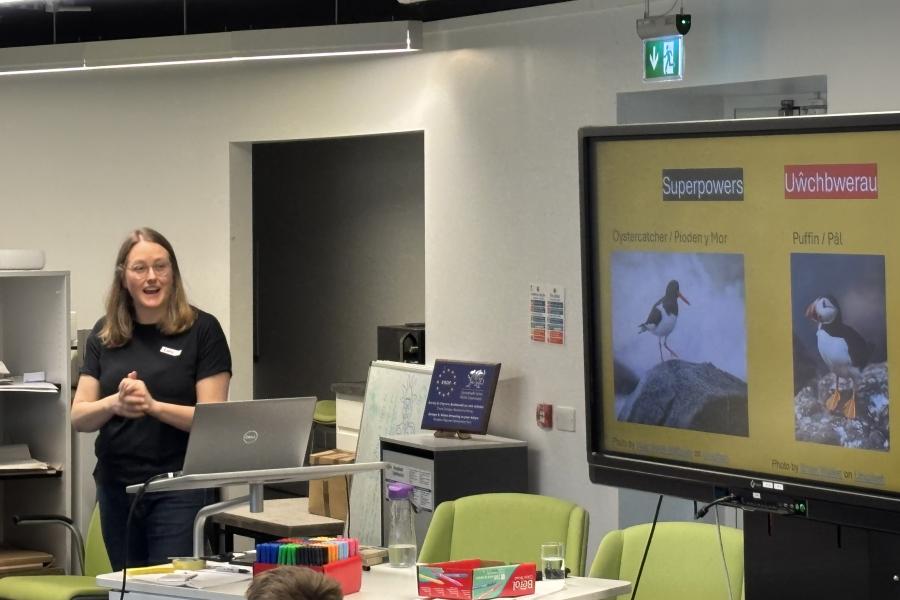 Art & Science Creative Workshop, Katie Roberts-Tyler presenting