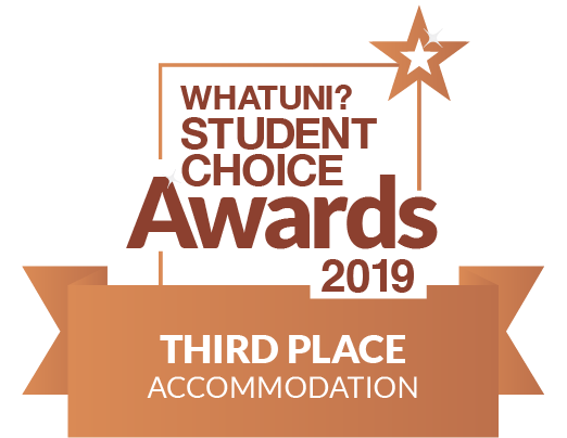 Whatuni accommodation bronze logo