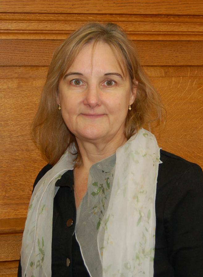 Ms Julie Perkins