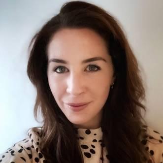 Headshot o Jennifer Cooney