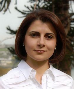 a portrait image of  Dr Sonya-Hanna