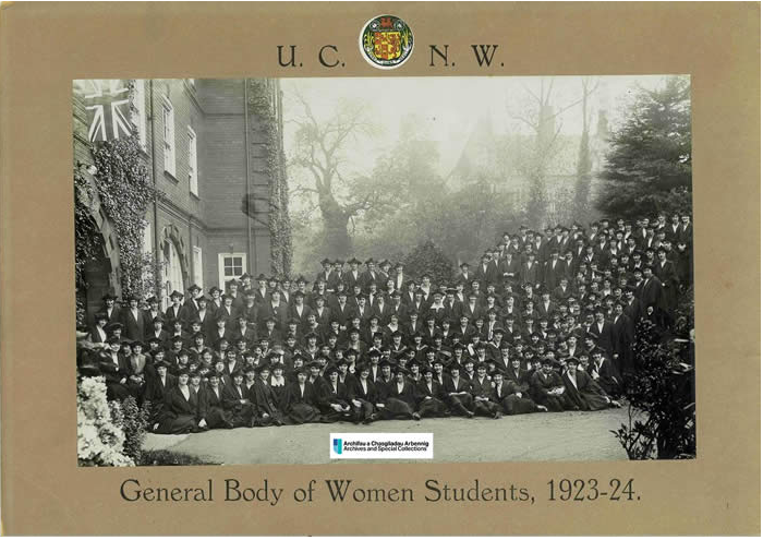 Photo of UCNW women students 1923-24