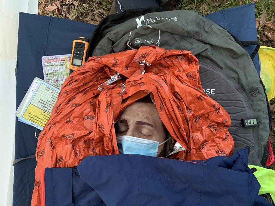 Image of a mannequin set up to demonstrate emergency care in remote areas 