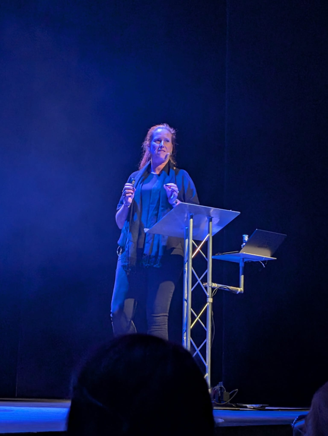 Ms Lisa Sparkes