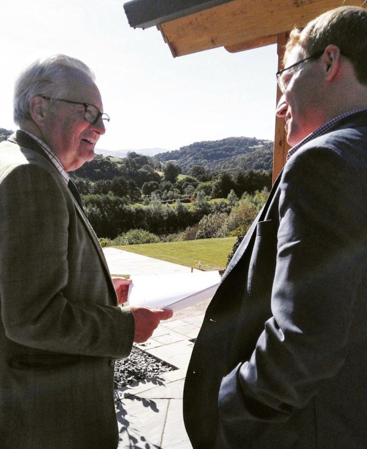 Lord Dafydd Elis-Thomas with Dr Shaun Evans, Director of ISWE