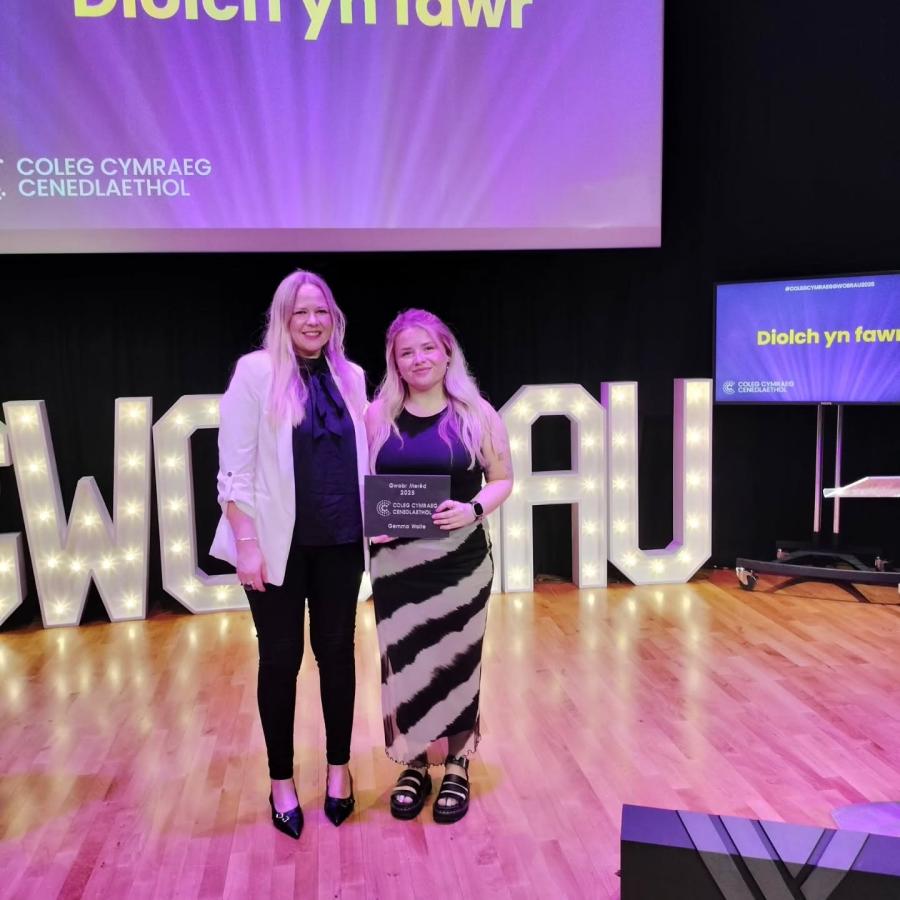 Gemma Waite ac Enlli Thomas