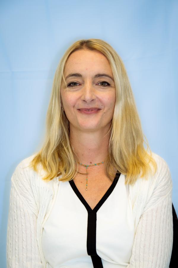Headshot of Manon Jones